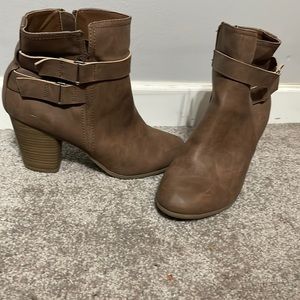 Size 10 brown grey booties